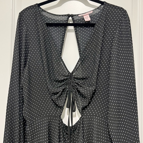 Victoria’s Secret Satin Ruched Front Cutout Romper Black & White Polka Dot Sz XL - Picture 3 of 12